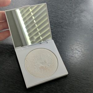 S'il vous play - colourpop highlighter